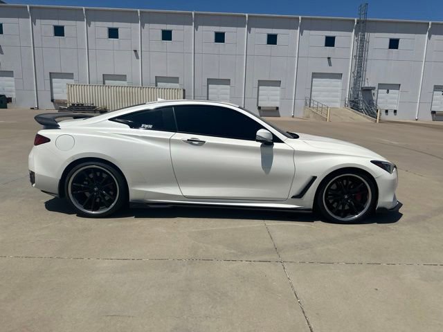 Used 2017 INFINITI Q60 Red Sport 400 RWD image 4