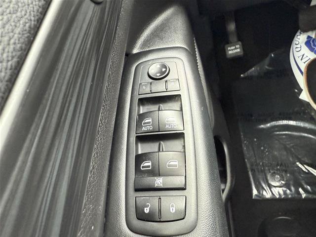 Used 2020 Jeep Grand Cherokee Laredo AWD/4WD image 15