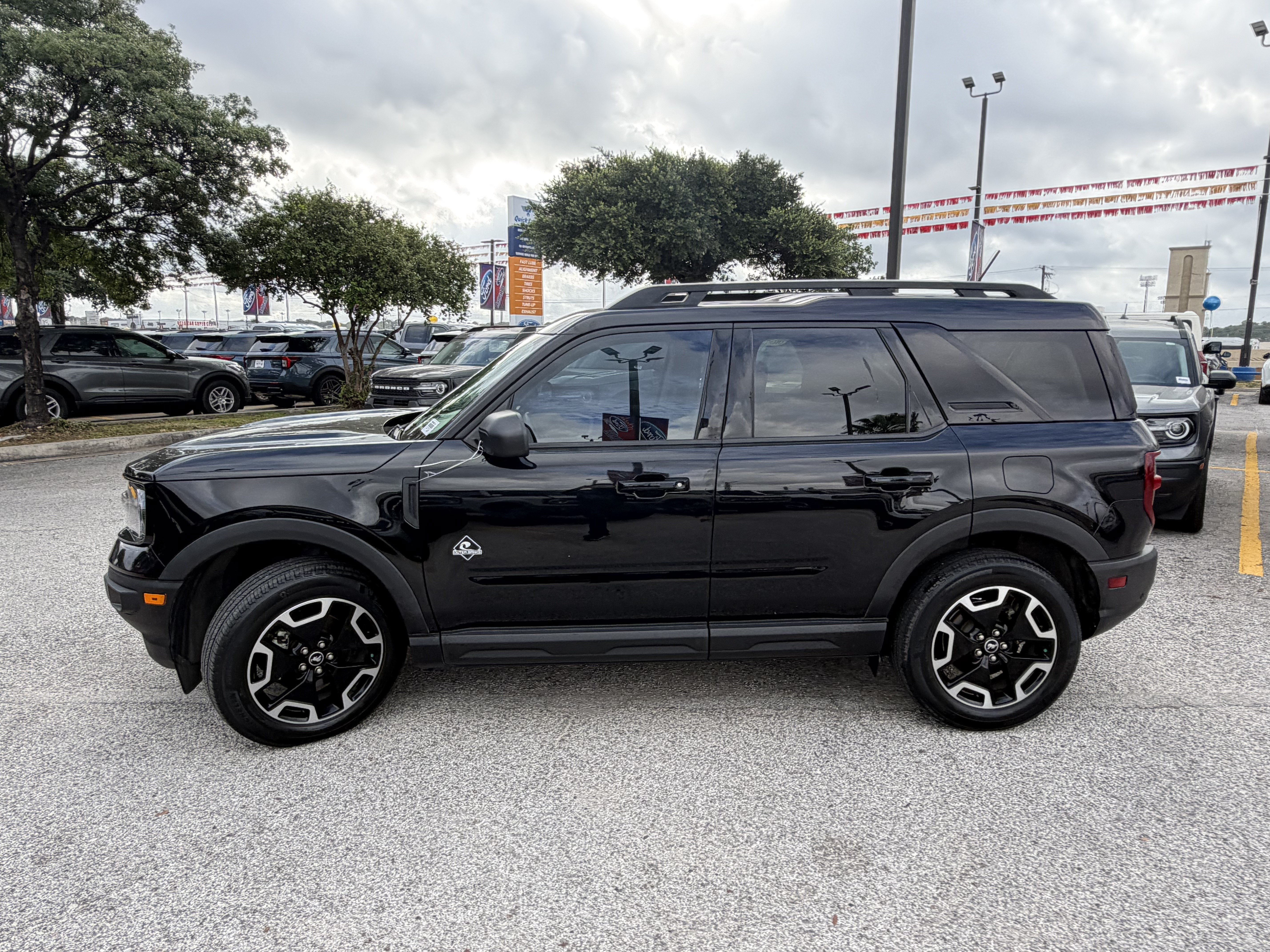 Certified 2023 Ford Bronco Sport Outer Banks w/ Tech Package AWD/4WD image 10