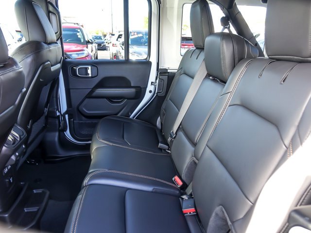 Used 2026 Jeep Wrangler Unlimited Sahara AWD/4WD image 12