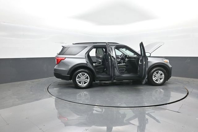 Certified 2022 Ford Explorer XLT w/ Class IV Trailer Tow Package AWD/4WD image 32
