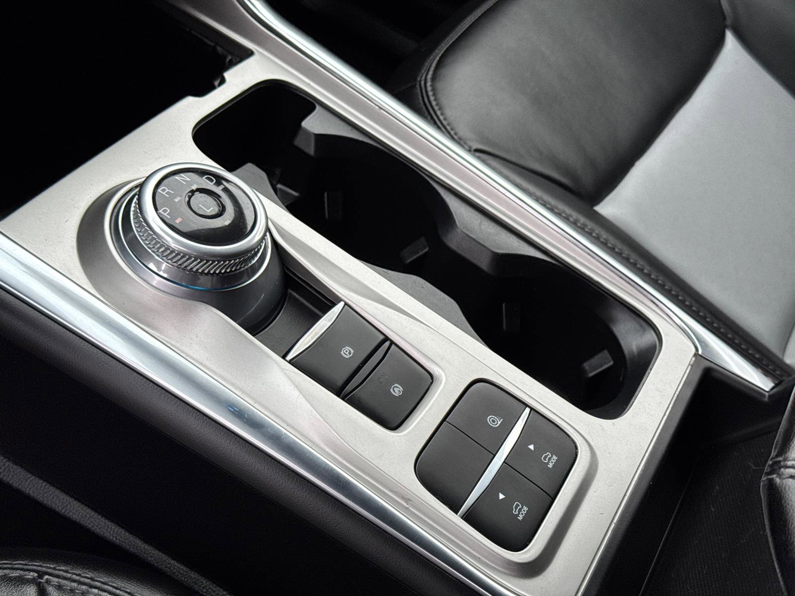 Certified 2022 Ford Explorer XLT w/ Equipment Group 202A image 28