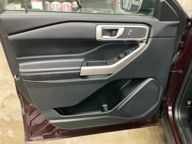 Certified 2023 Ford Explorer XLT w/ Equipment Group 202A image 5