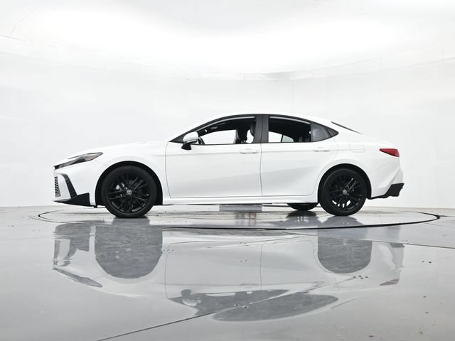 Used 2025 Toyota Camry SE FWD image 38