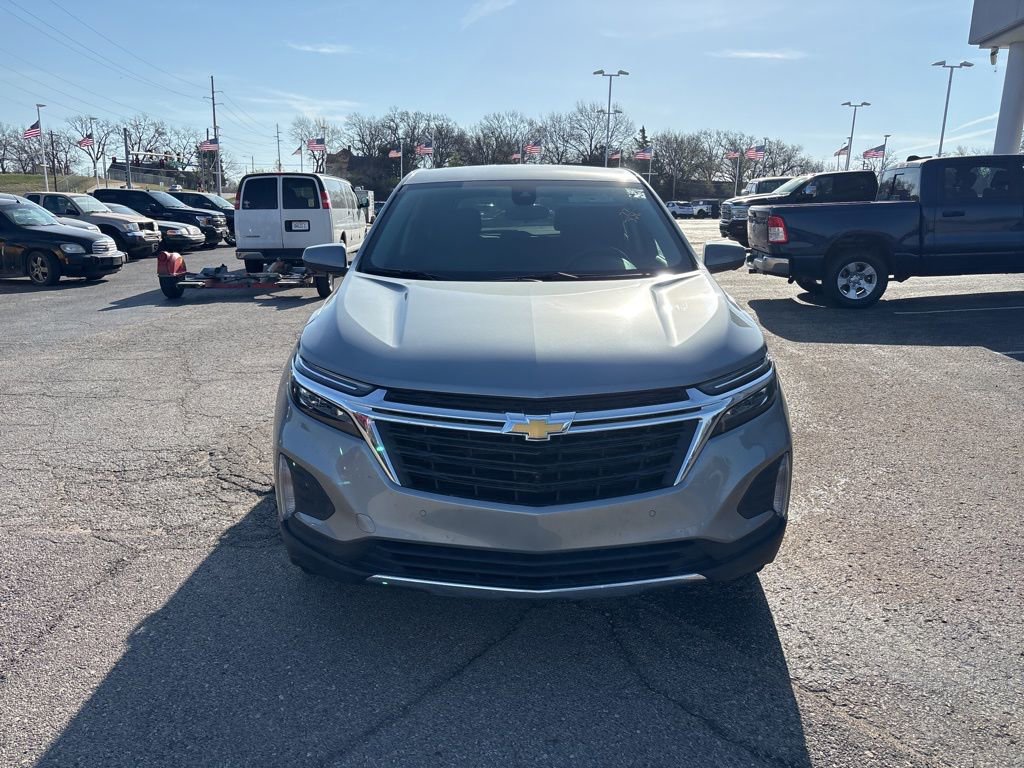 Used 2024 Chevrolet Equinox LT image 2
