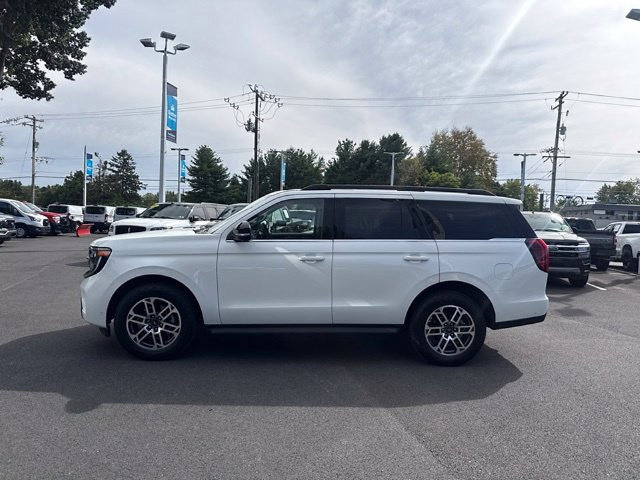 Certified 2025 Ford Expedition Active AWD/4WD image 4