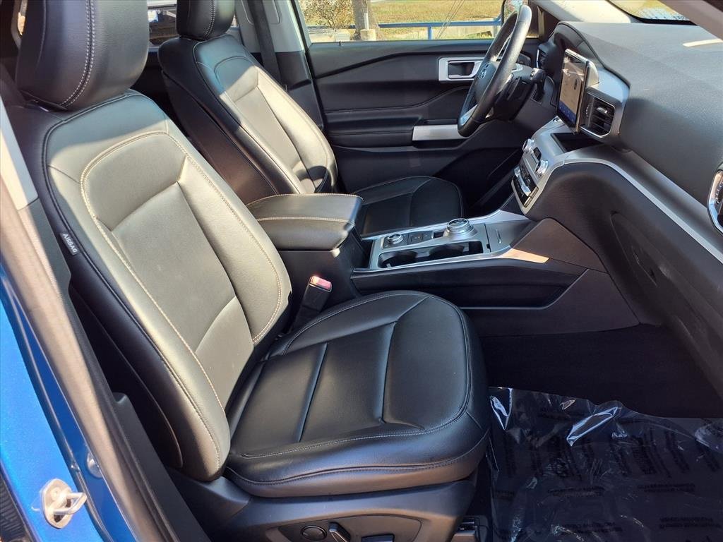 Certified 2020 Ford Explorer XLT w/ Equipment Group 202A image 21