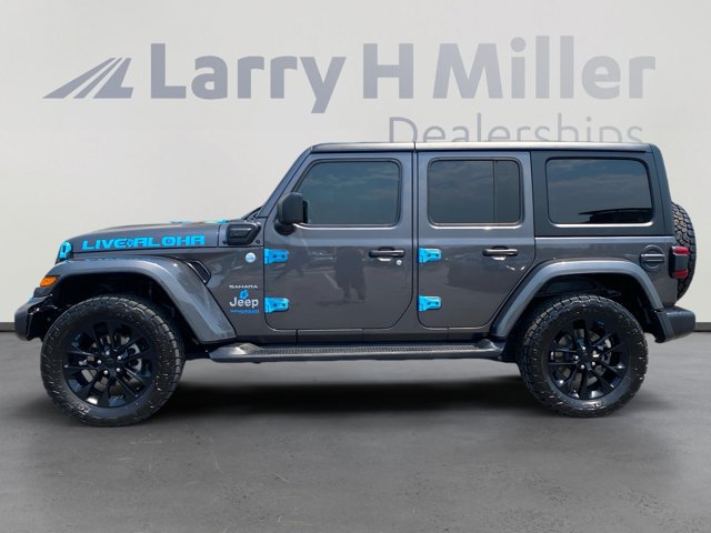 Used 2022 Jeep Wrangler Unlimited Sahara w/ Cold Weather Group AWD/4WD image 2