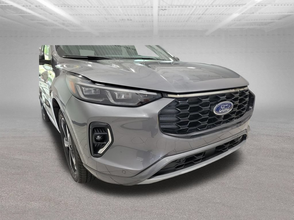 Certified 2023 Ford Escape ST-Line Elite AWD/4WD image 27