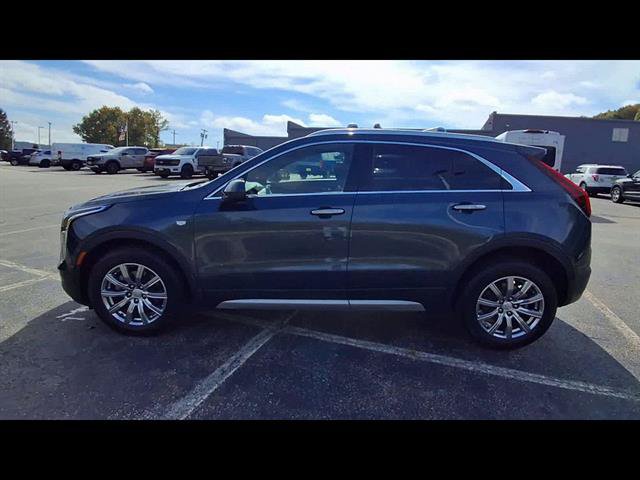 Used 2019 Cadillac XT4 Premium Luxury w/ Cold Weather Package AWD/4WD image 5