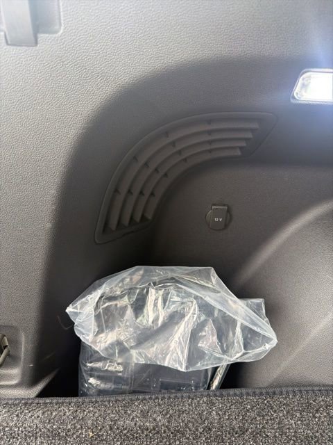 Used 2024 Volkswagen Atlas Cross Sport SE AWD/4WD image 28