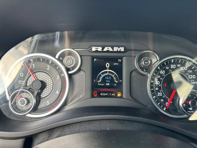 Used 2024 RAM 2500 Big Horn AWD/4WD image 37