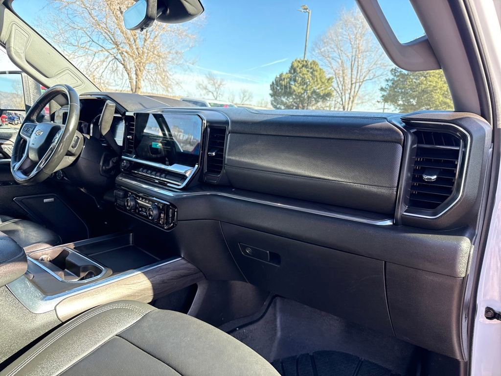 Used 2024 Chevrolet Silverado 3500 LTZ w/ LTZ Convenience Package image 30