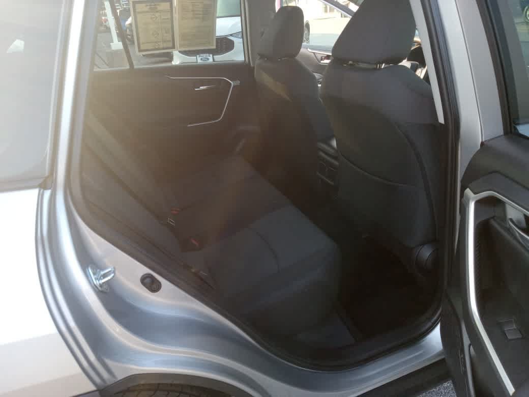 Used 2023 Toyota RAV4 XLE AWD/4WD image 31