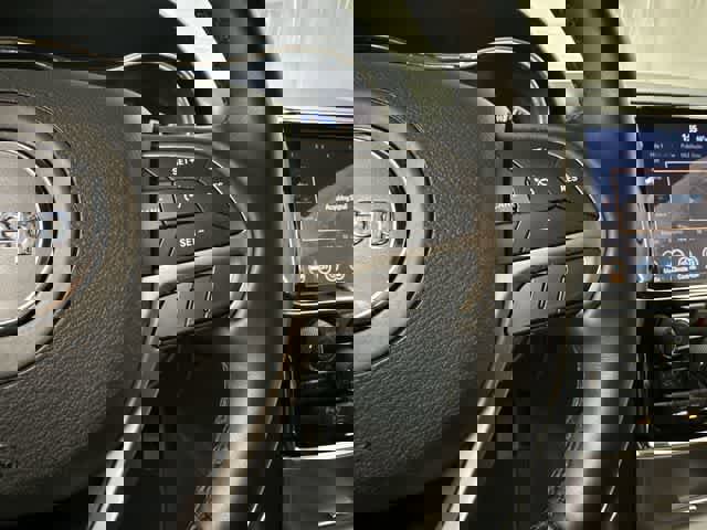 Used 2021 Jeep Grand Cherokee Laredo X image 9