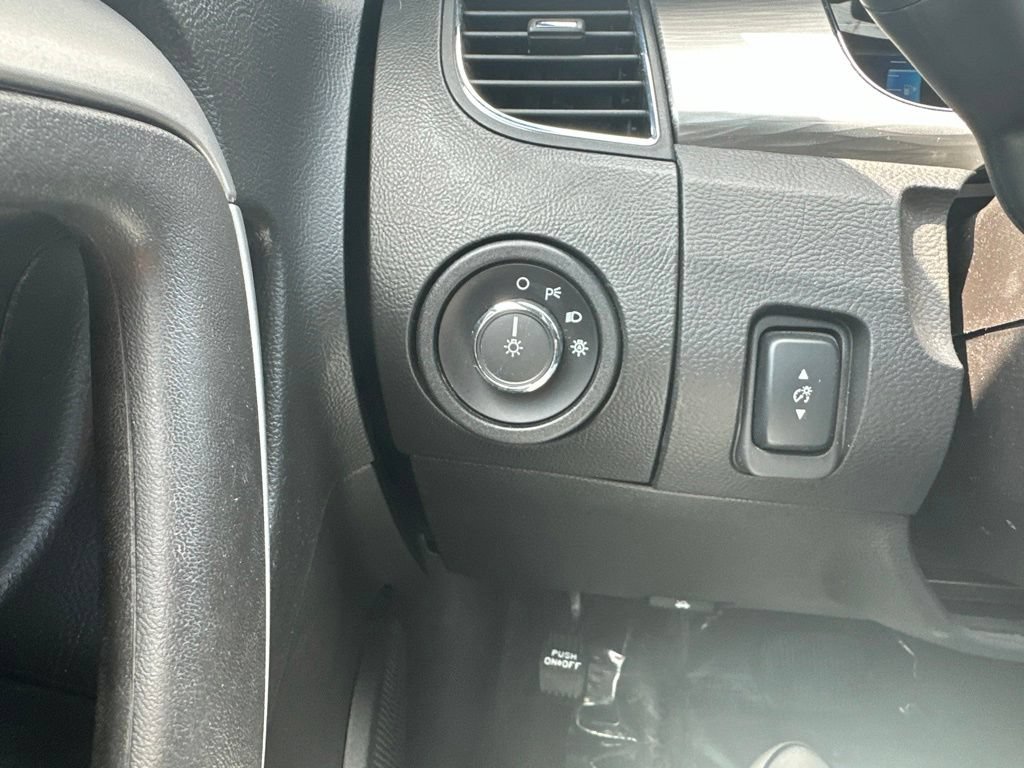 Certified 2018 Ford Taurus SEL w/ Equipment Group 201A FWD image 35