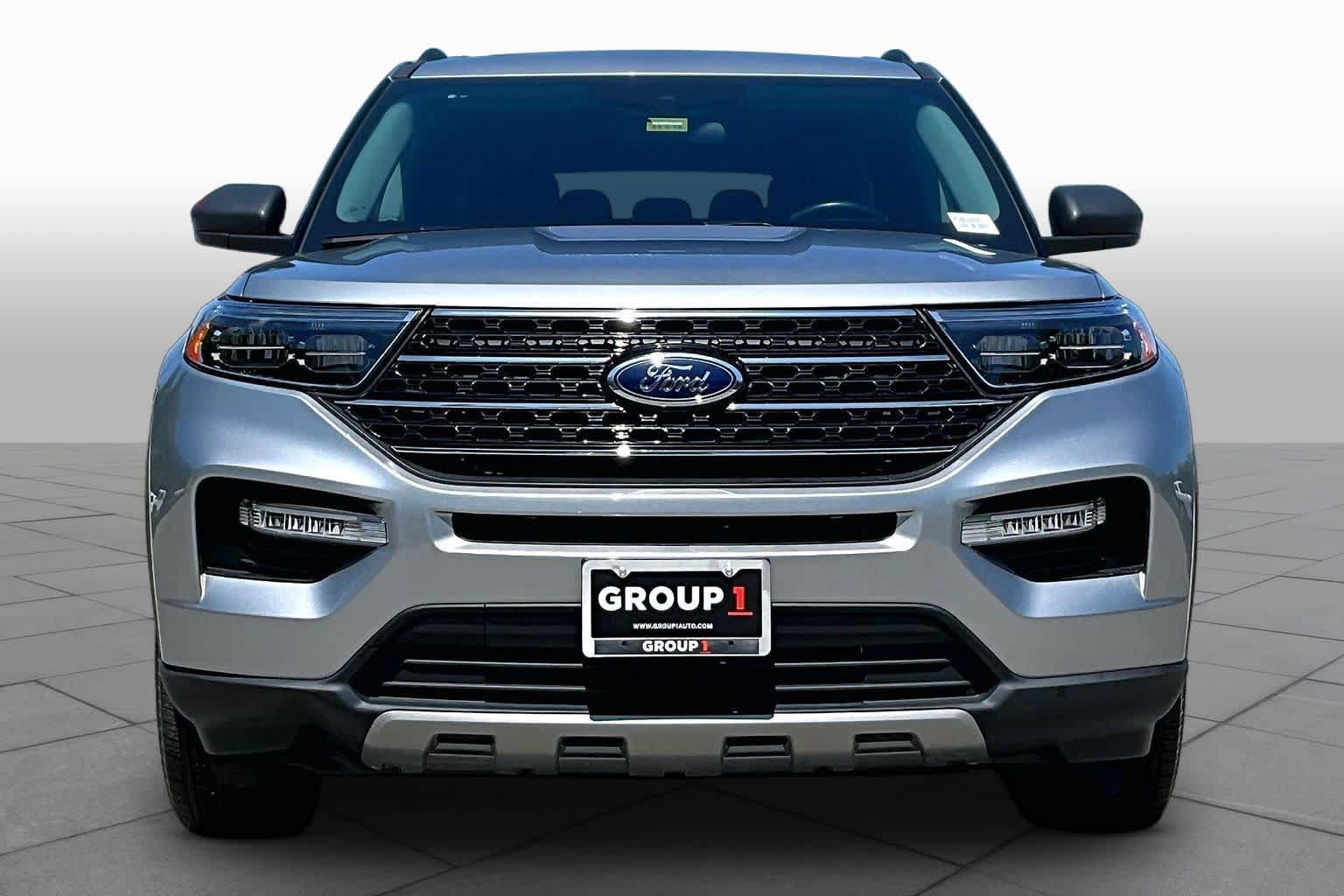 Certified 2023 Ford Explorer XLT w/ Equipment Group 202A AWD/4WD image 4