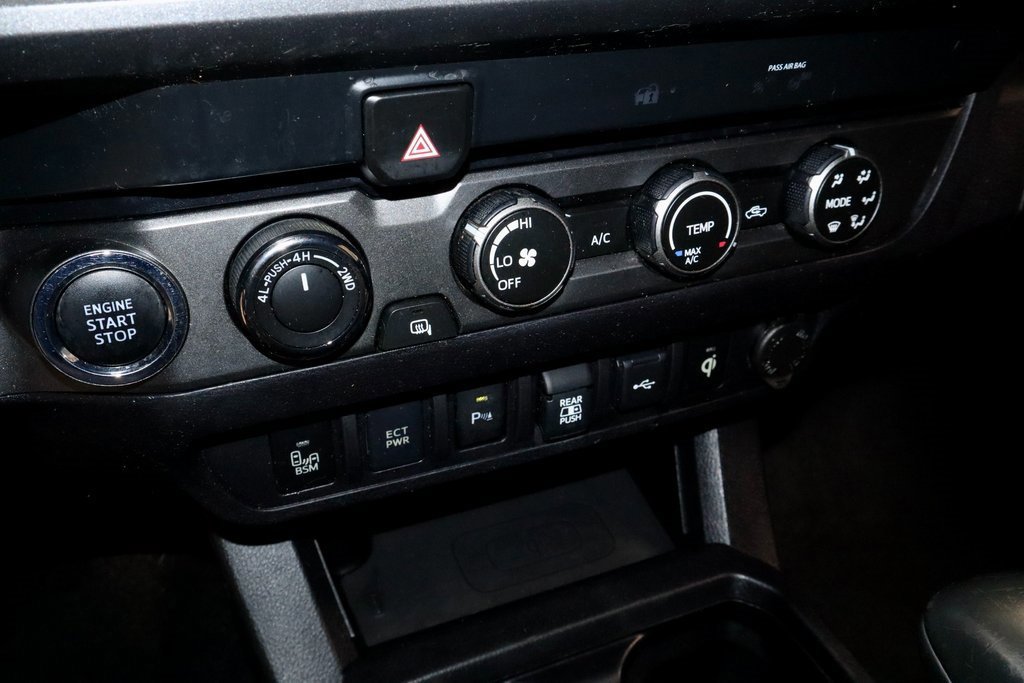 Used 2020 Toyota Tacoma TRD Off-Road image 31