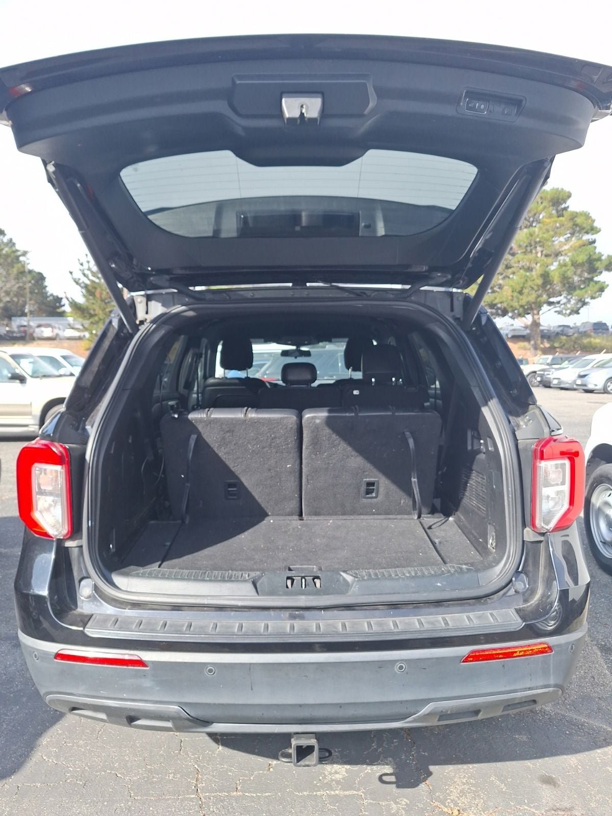 Certified 2020 Ford Explorer XLT w/ Equipment Group 202A AWD/4WD image 10