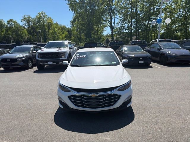 Used 2024 Chevrolet Malibu LT FWD image 2