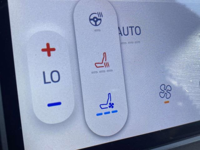 Certified 2024 Ford Edge Titanium w/ Titanium Elite Package image 35