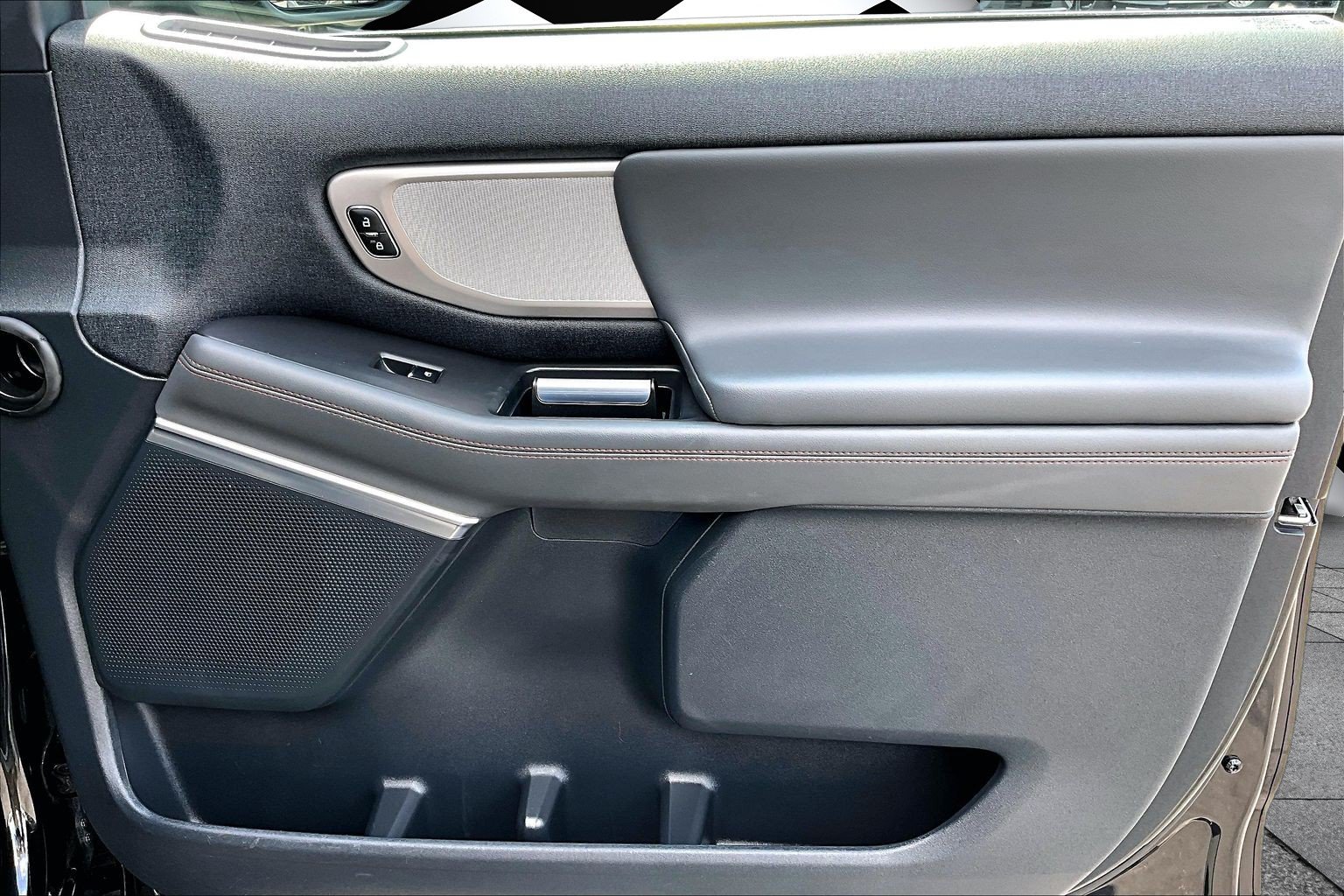Certified 2025 Ford Expedition Active RWD image 19