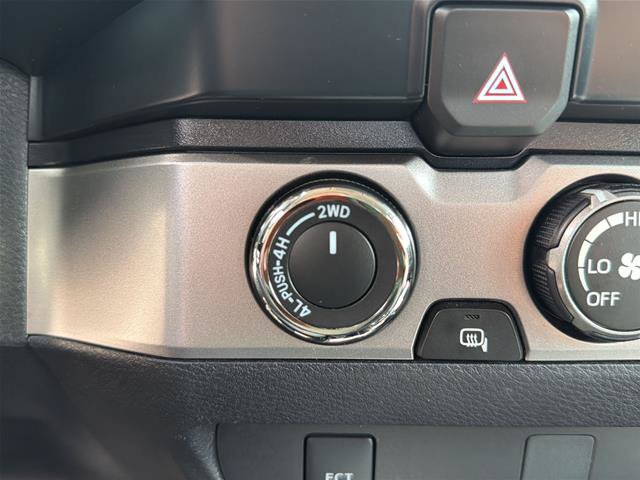 Used 2019 Toyota Tacoma SR AWD/4WD image 26