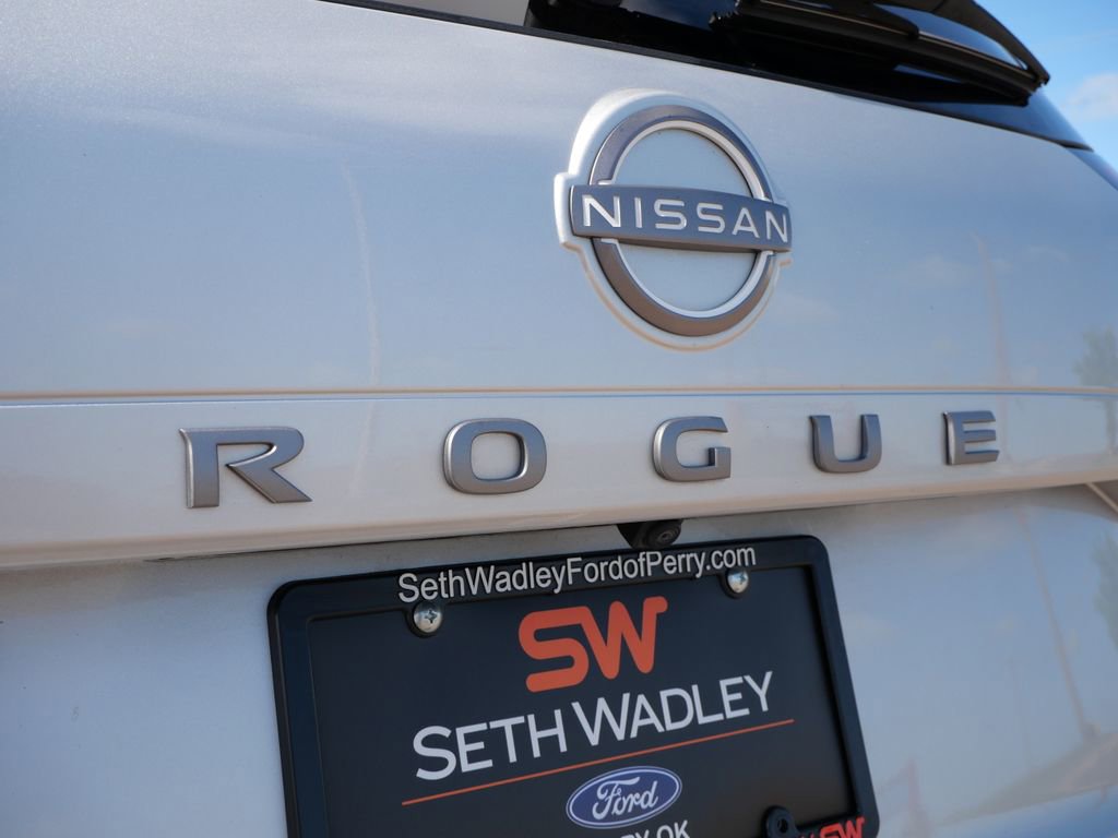 Used 2025 Nissan Rogue SV FWD image 10