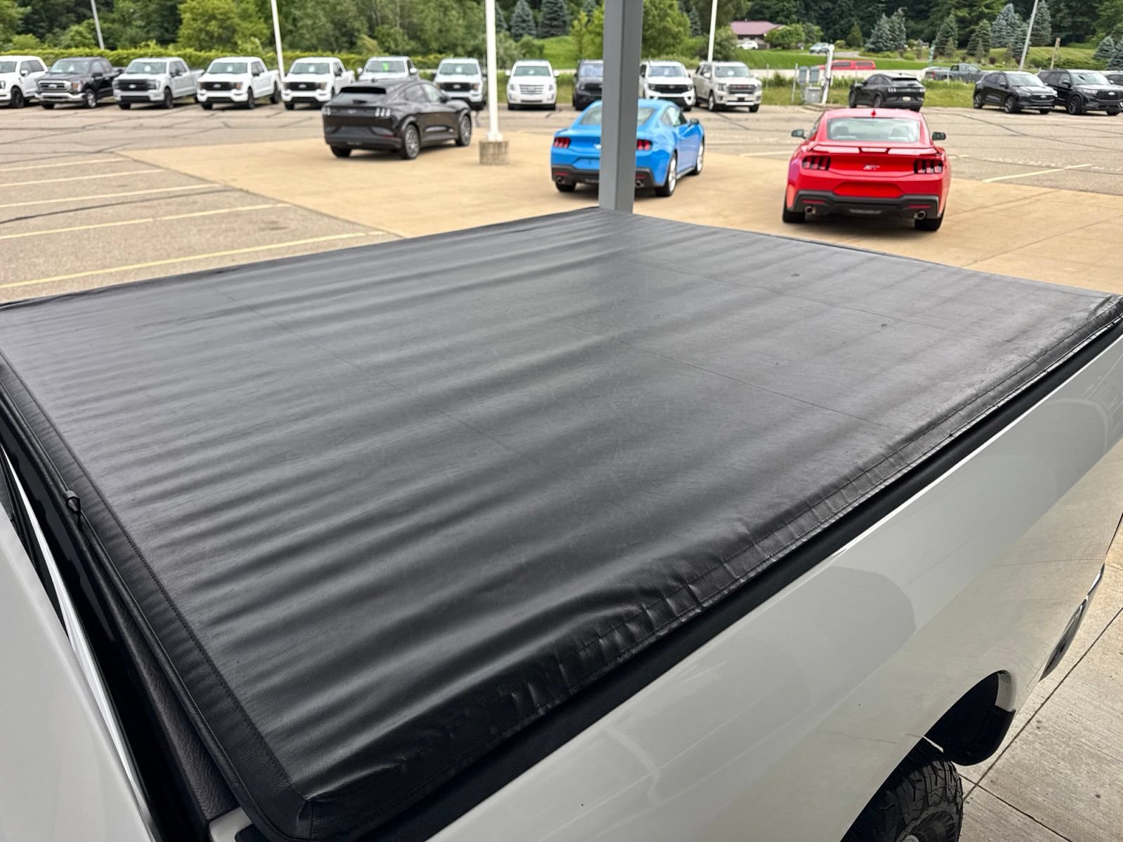 Used 2018 RAM 1500 ST w/ SXT Appearance Group AWD/4WD image 27