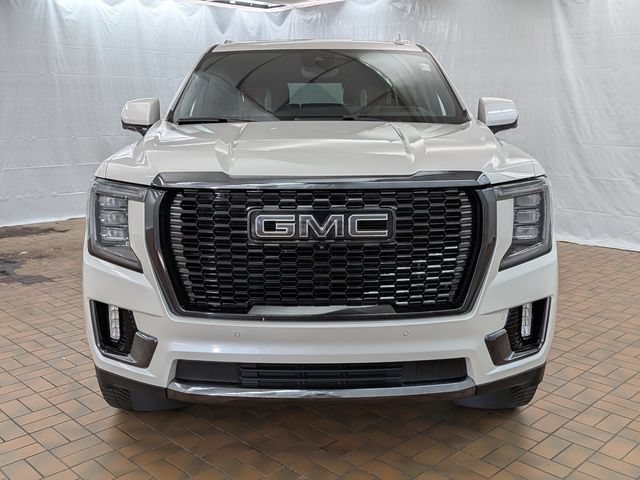 Used 2023 GMC Yukon Denali Ultimate AWD/4WD image 2