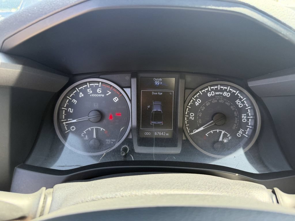 Used 2019 Toyota Tacoma TRD Off-Road w/ TRD Premium Off Road Package AWD/4WD image 28