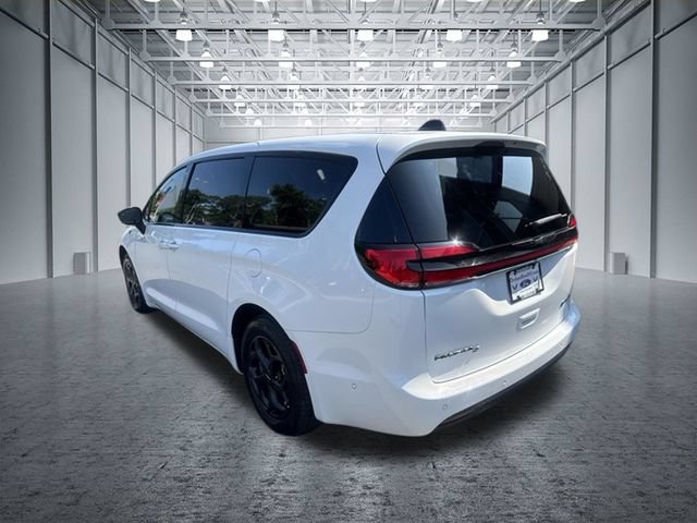 Used 2024 Chrysler Pacifica Limited FWD image 10