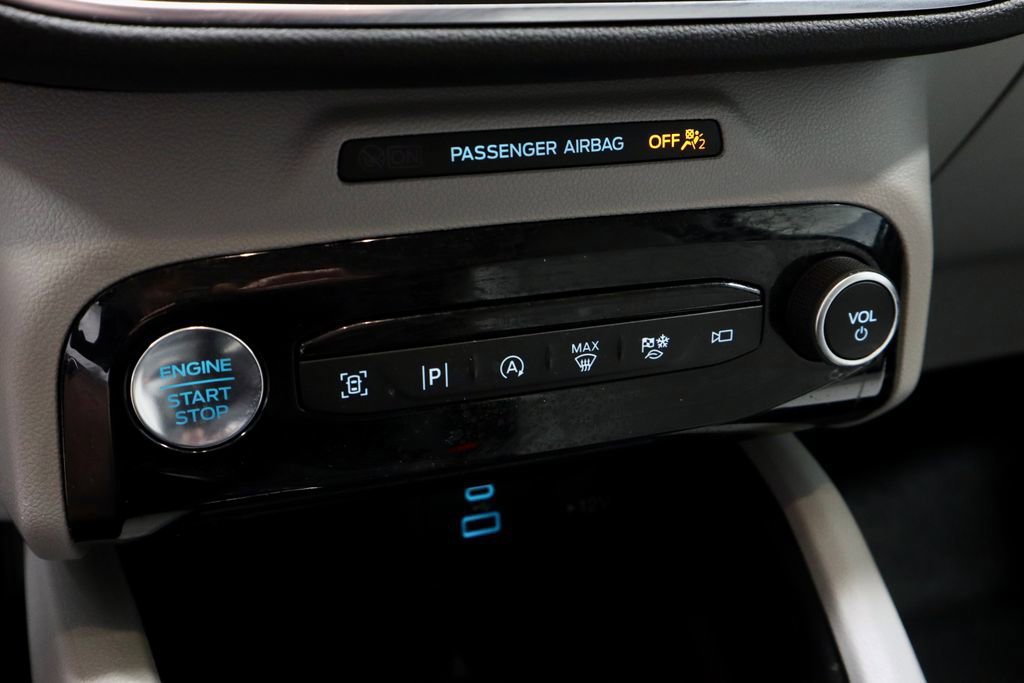 Certified 2023 Ford Escape Platinum AWD/4WD image 34