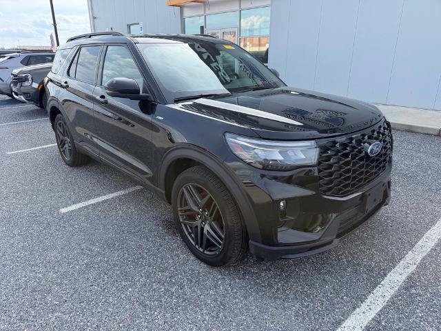 Certified 2025 Ford Explorer ST-Line w/ ST-Line Street Pack AWD/4WD image 2