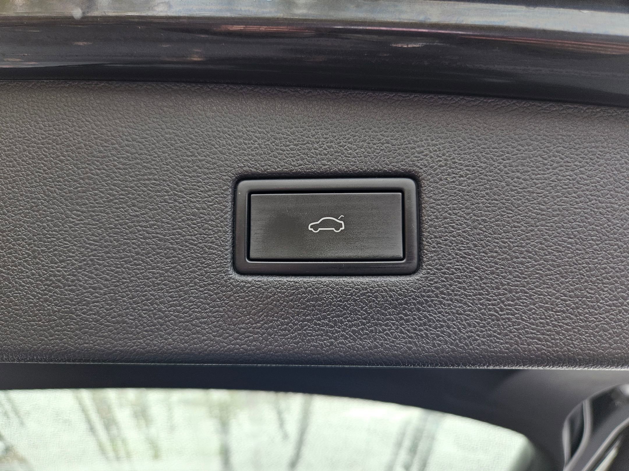 Used 2022 Volkswagen Tiguan SE image 22