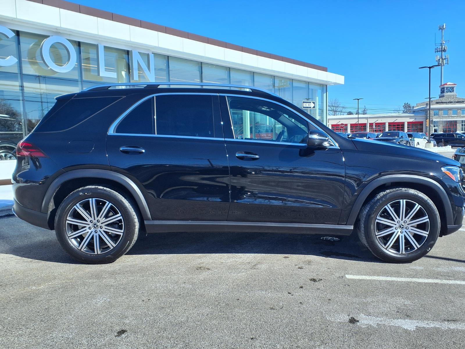Used 2025 Mercedes-Benz GLE 450e BASE 4MATIC image 5