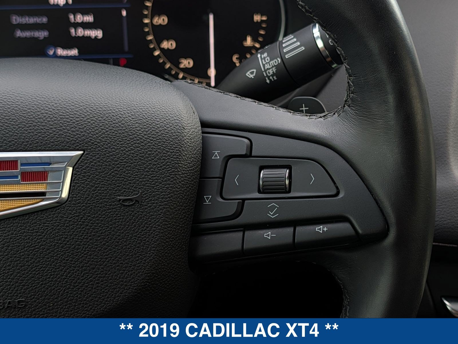 Used 2019 Cadillac XT4 Premium Luxury FWD image 27