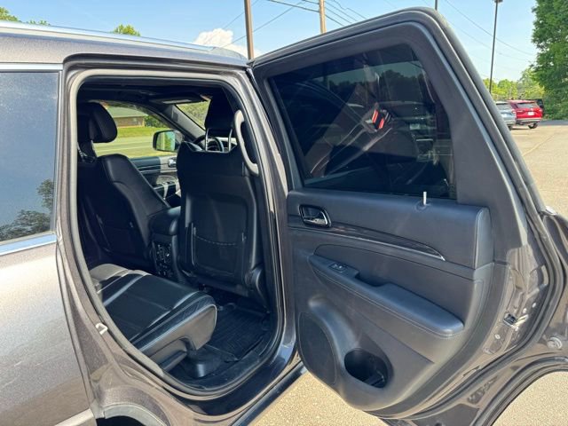 Used 2020 Jeep Grand Cherokee Overland AWD/4WD image 16