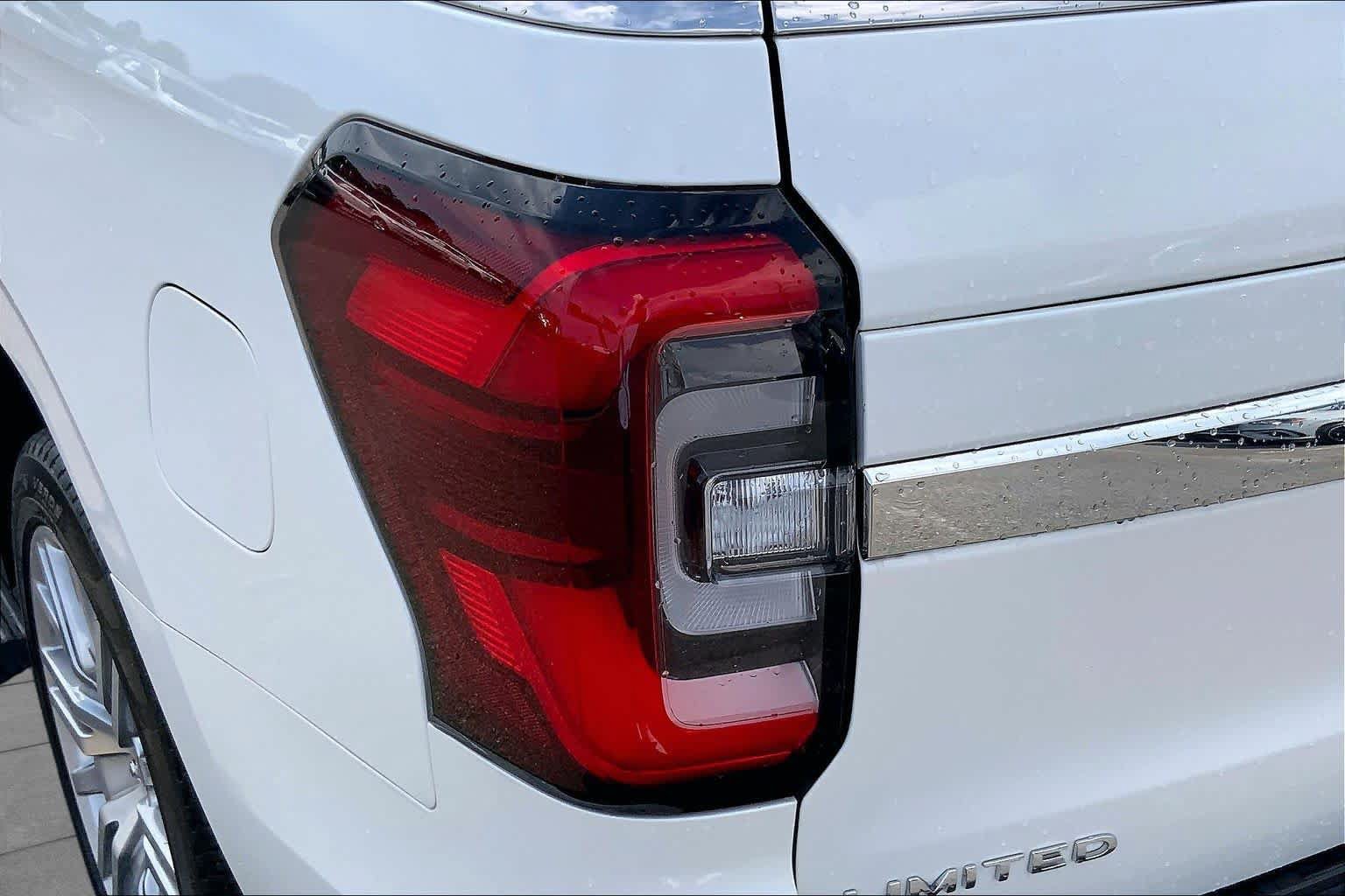 Certified 2024 Ford Expedition Limited RWD image 29