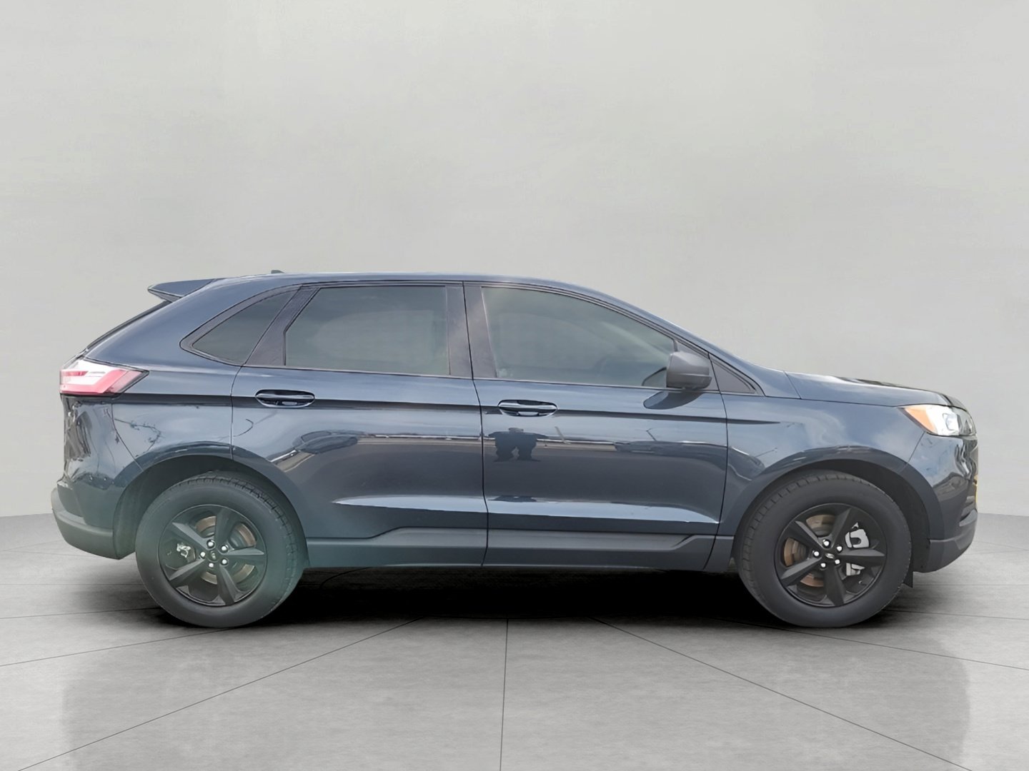 Certified 2023 Ford Edge SE image 5