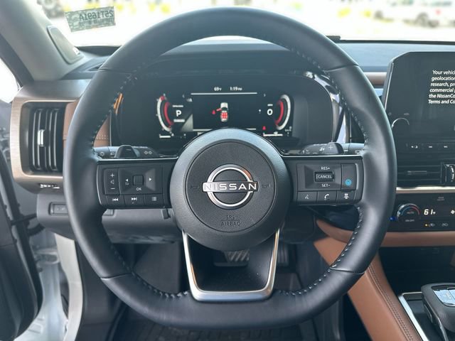 Used 2025 Nissan Pathfinder Platinum w/ Black Appearance Package image 15