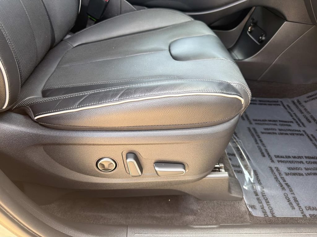 Used 2023 Hyundai Palisade Limited w/ Cargo Package AWD/4WD image 16