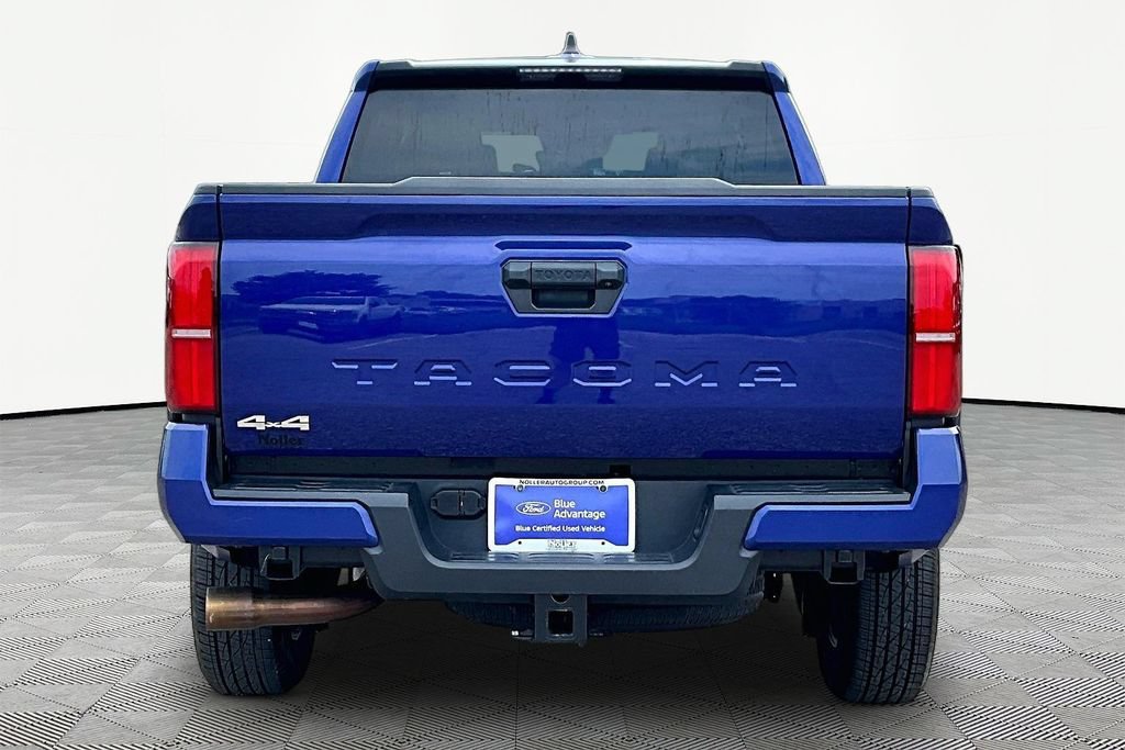 Used 2025 Toyota Tacoma SR5 AWD/4WD image 4