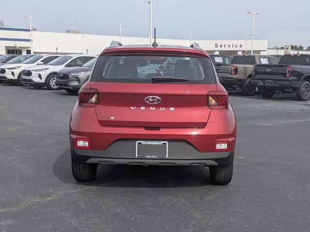 Used 2025 Hyundai Venue Limited FWD image 5