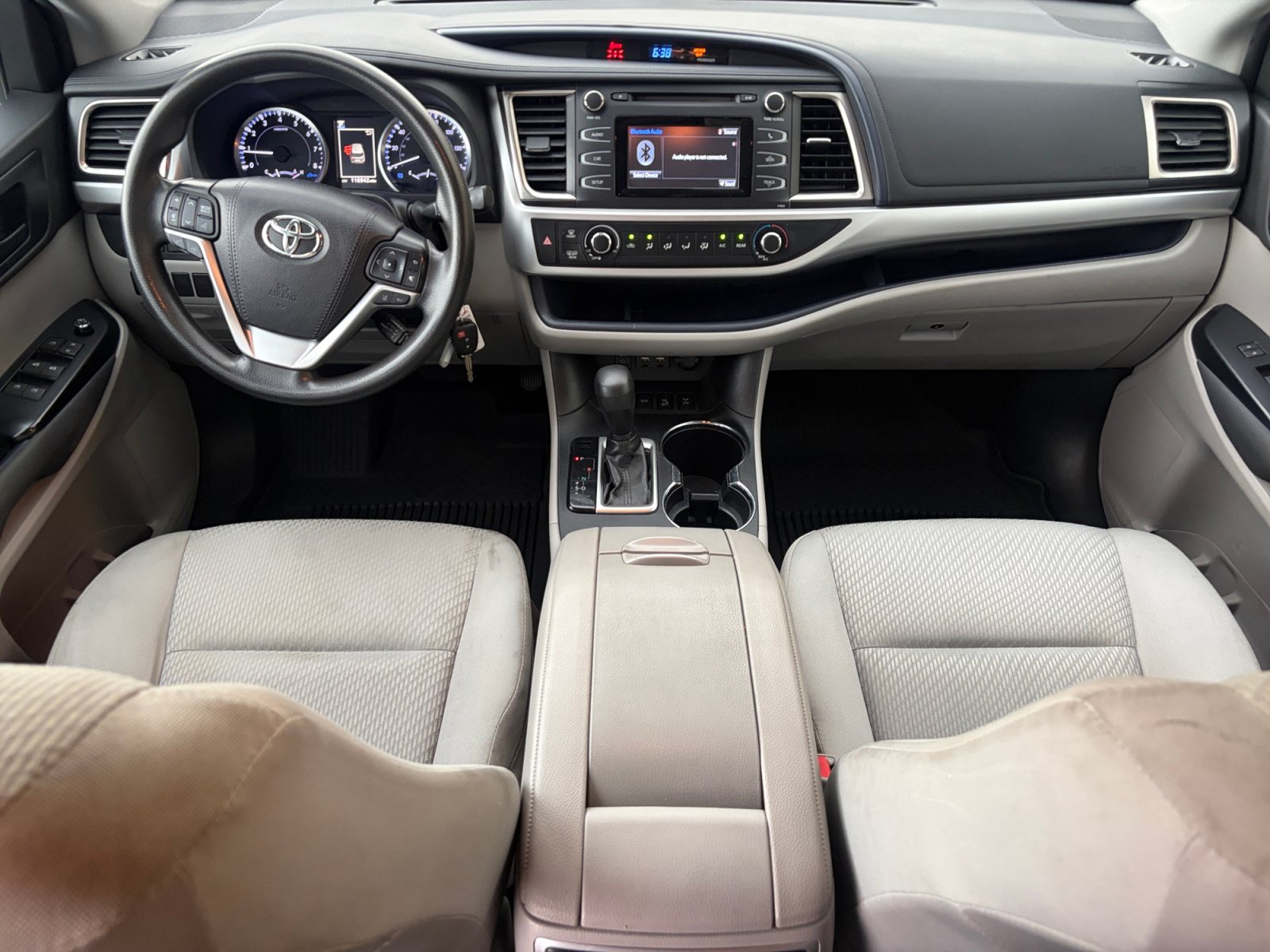 Used 2019 Toyota Highlander LE AWD/4WD image 26