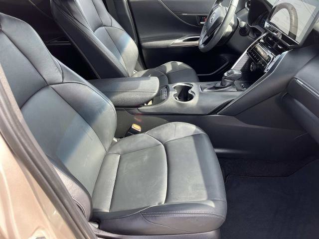 Used 2023 Toyota Venza XLE image 28