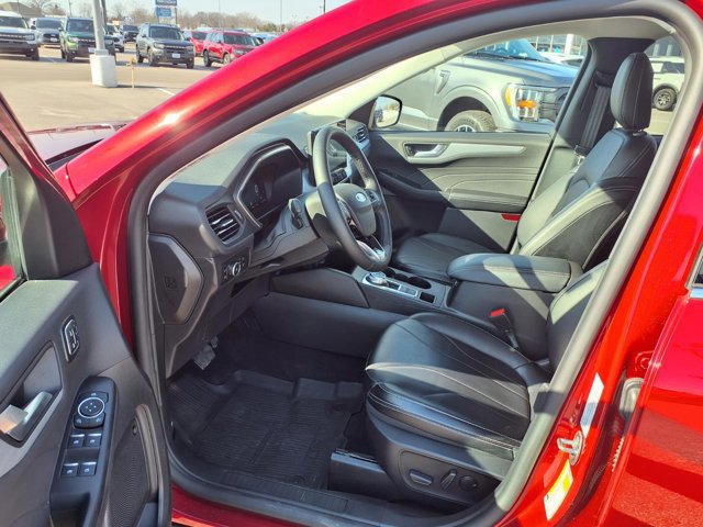 Certified 2025 Ford Escape Platinum w/ Premium Technology Package image 26
