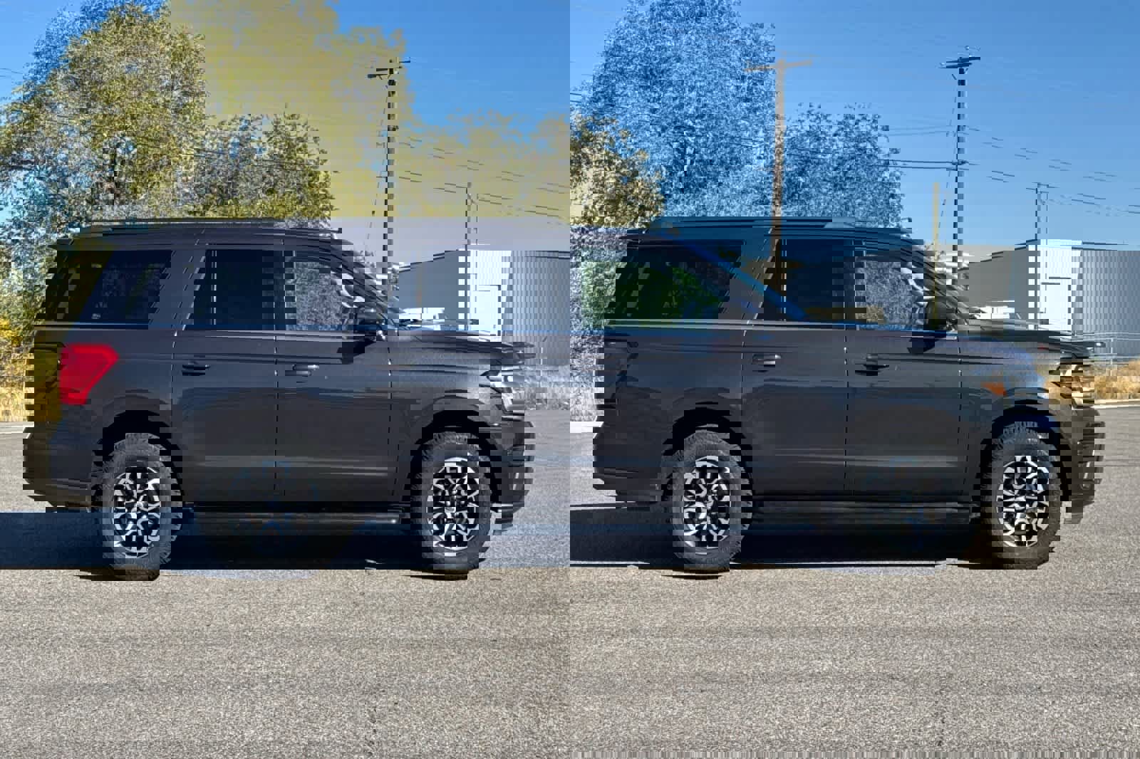 Certified 2024 Ford Expedition Max XLT image 6