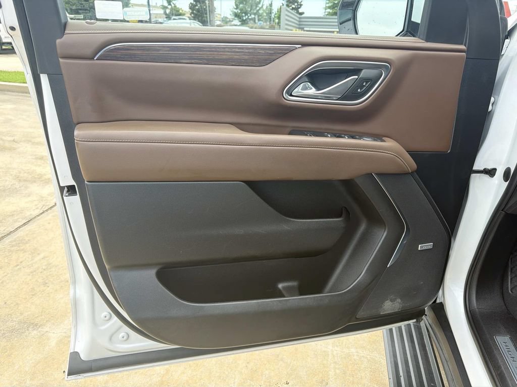 Used 2023 Chevrolet Suburban High Country w/ LPO, Illumination Package RWD image 23