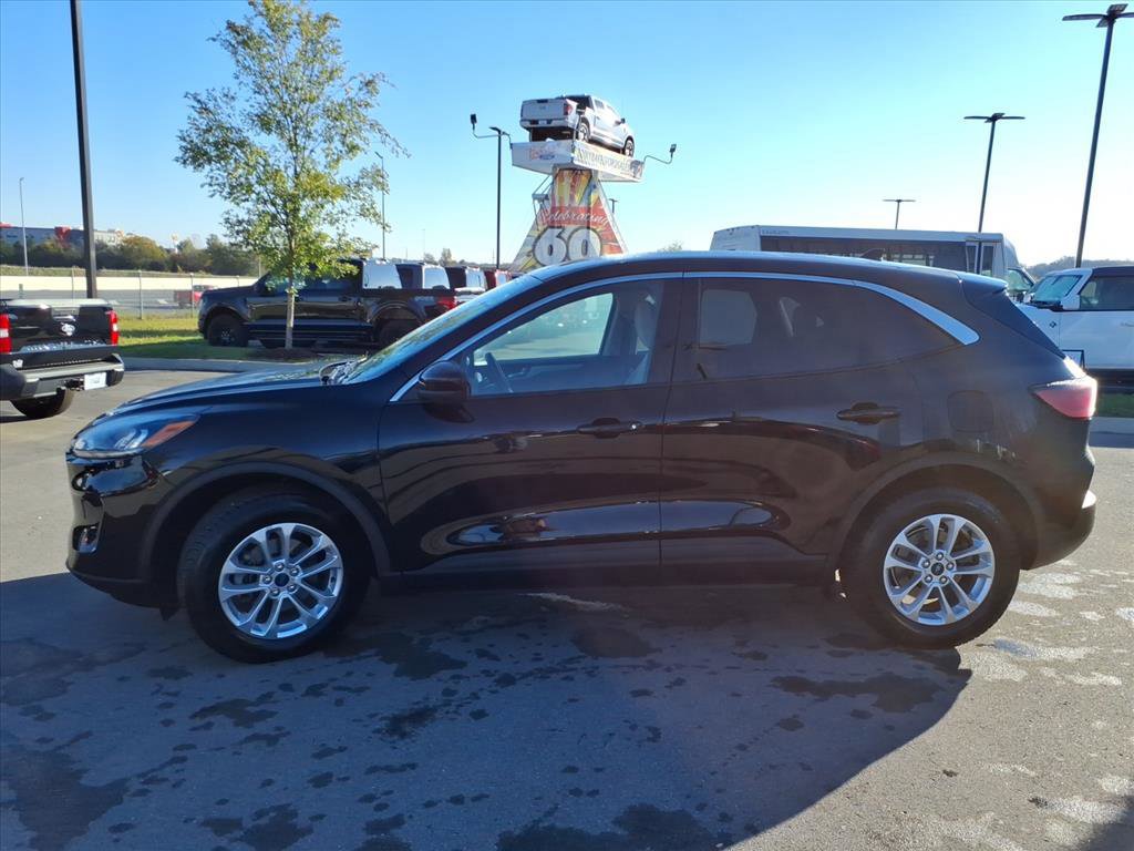 Certified 2020 Ford Escape SE image 2